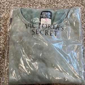Victoria Secret seamless crop workout top